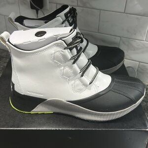 Sorel Women's Out N About lll Classic Waterproof Boots